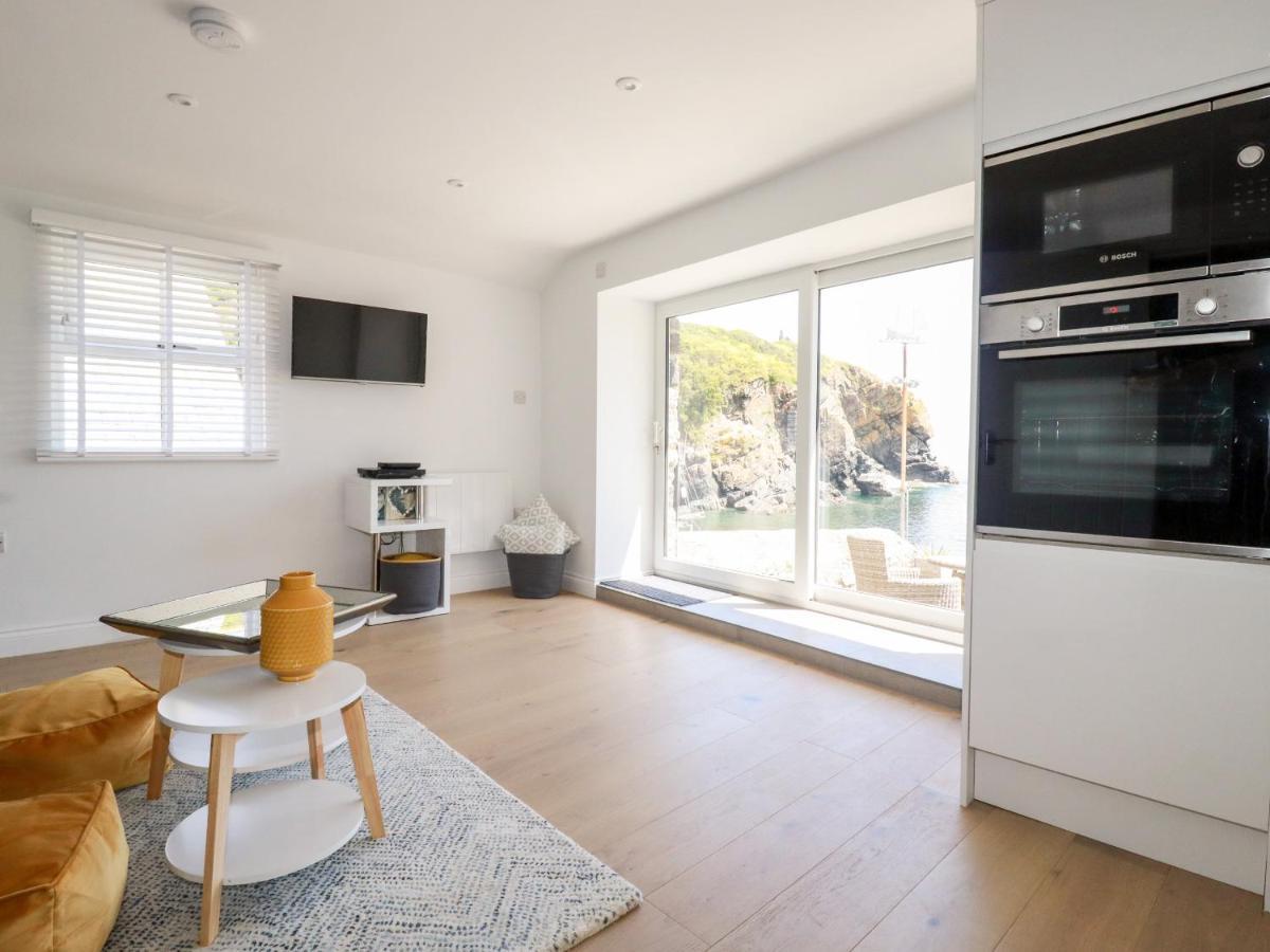 Beach Cottage Хелстон Экстерьер фото