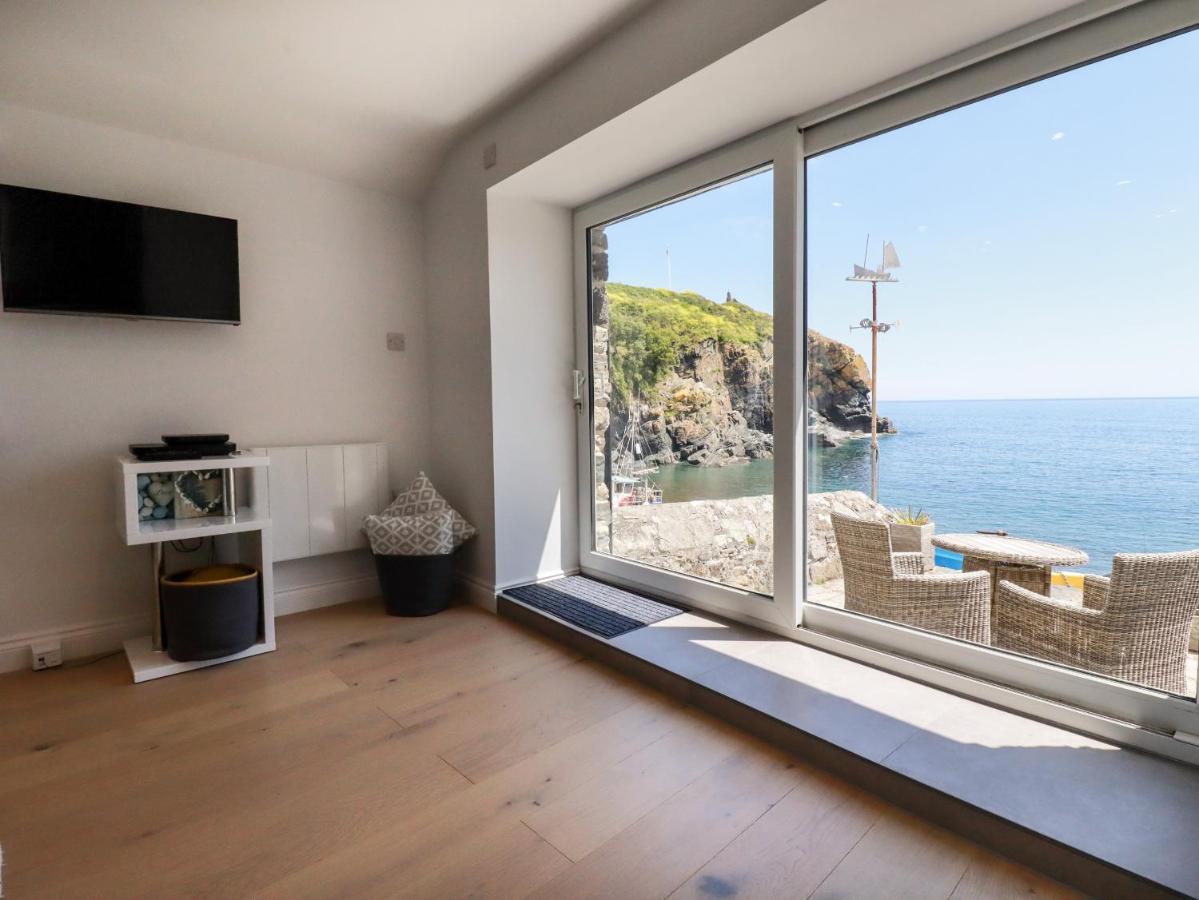 Beach Cottage Хелстон Экстерьер фото