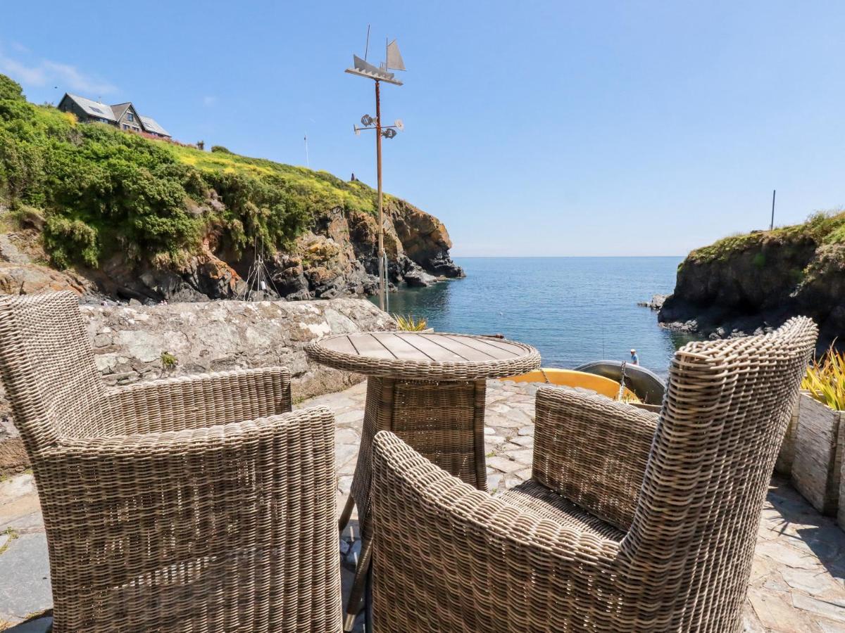 Beach Cottage Хелстон Экстерьер фото